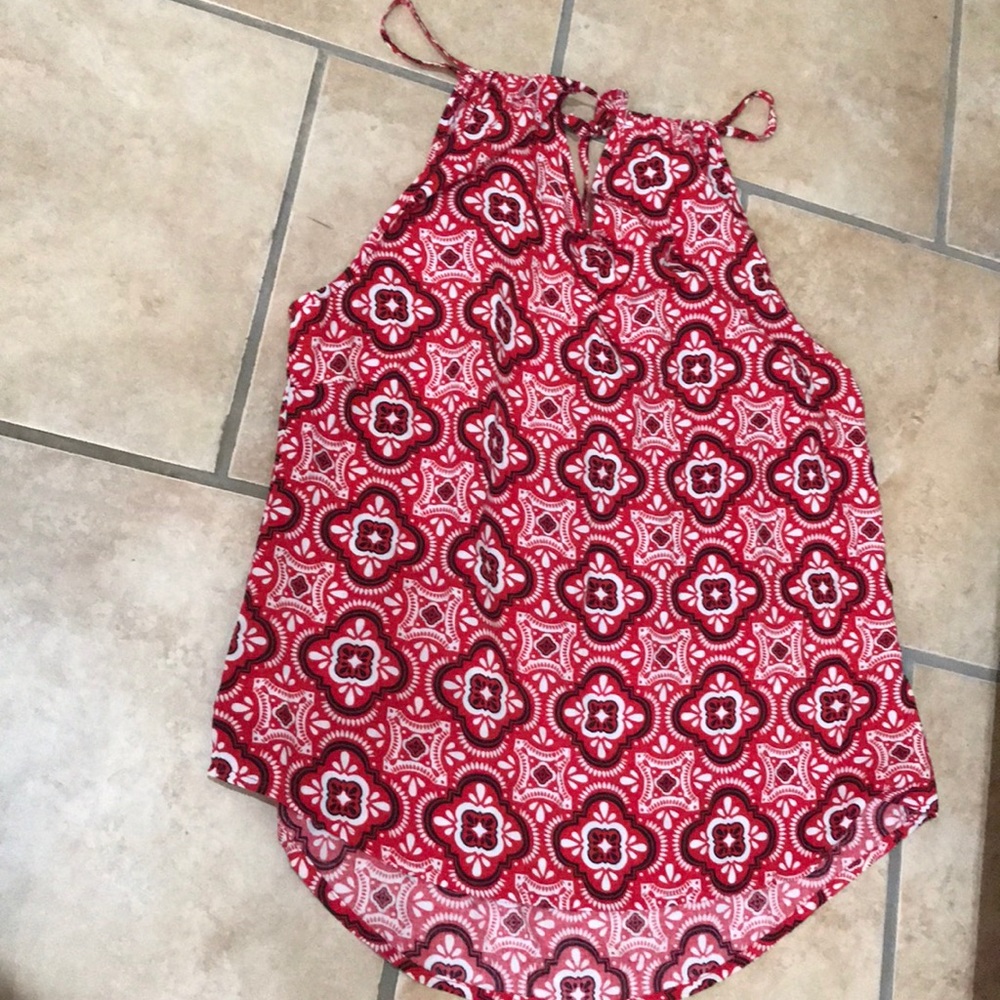 Red and black keyhole top!